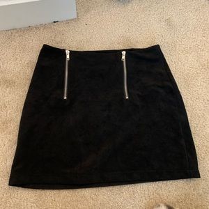 Forever 21 suede black skirt